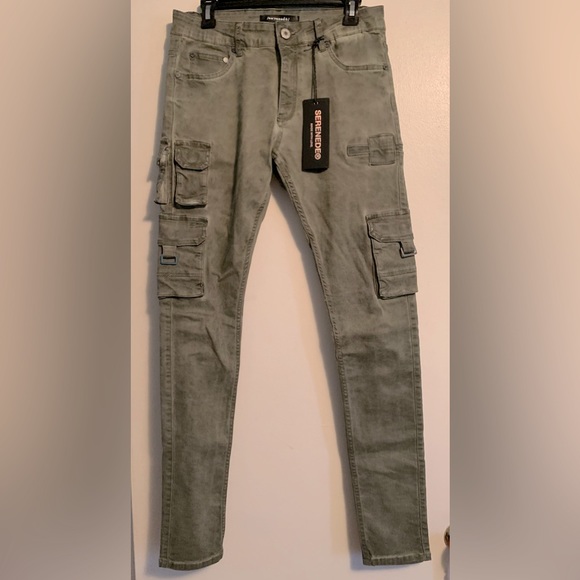 NWT: men or Unisex cargo jeans by SERENDI in distressed green color size 30W/34L - Picture 1 of 4